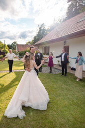 Svatba_Kamila a Jiri_Spalene Porici_FB-0435